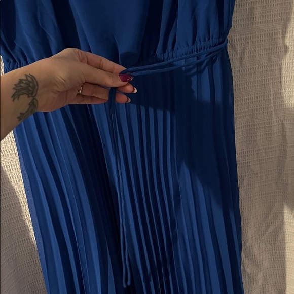 Elegant Spaghetti Strap Blue Pleated Midi Dress- Tall - Picture 6 of 7